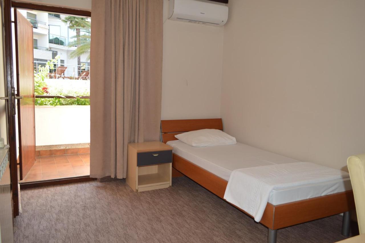 Ambassador Apartments Петровац Экстерьер фото